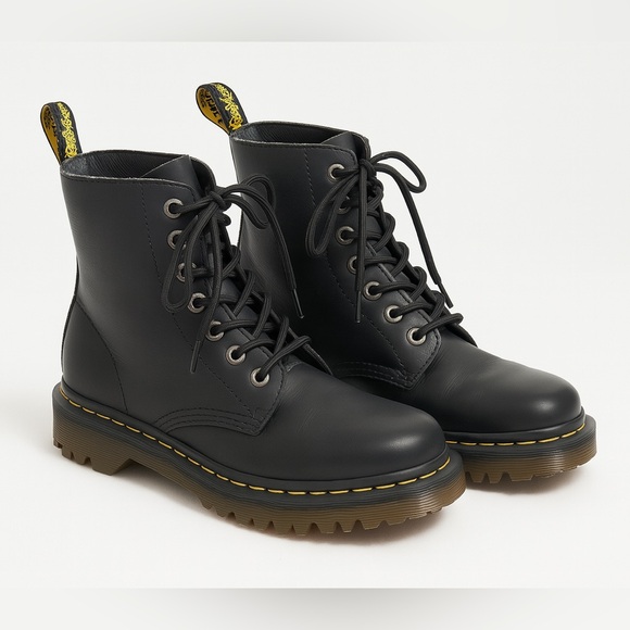 Dr. Martens Luana Black Leather Combat Boots Size 6 (EU 37) Chunky Sole - Picture 1 of 12